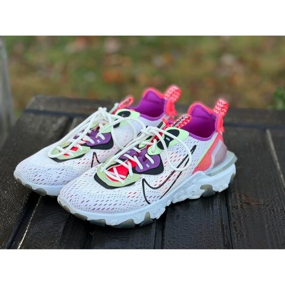 Nike react vision sneakers. Men’s 8.5 - Picture 3 of 8